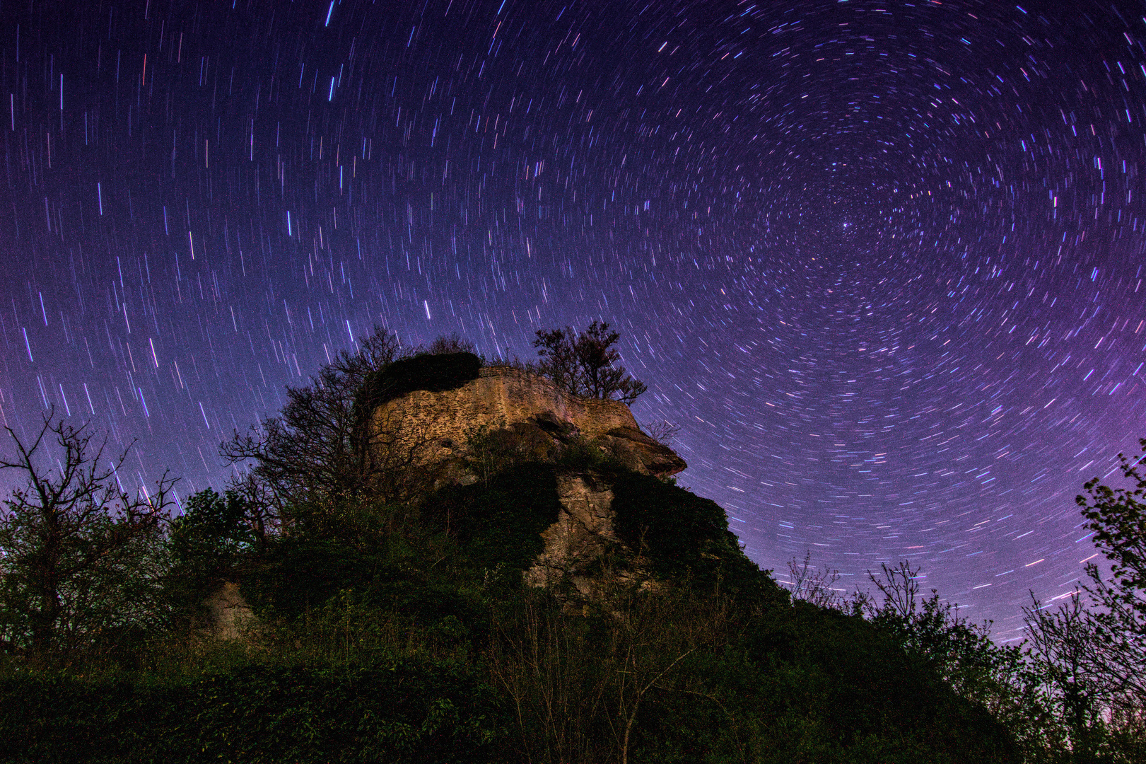 Startrails über dem Hohenkrähen