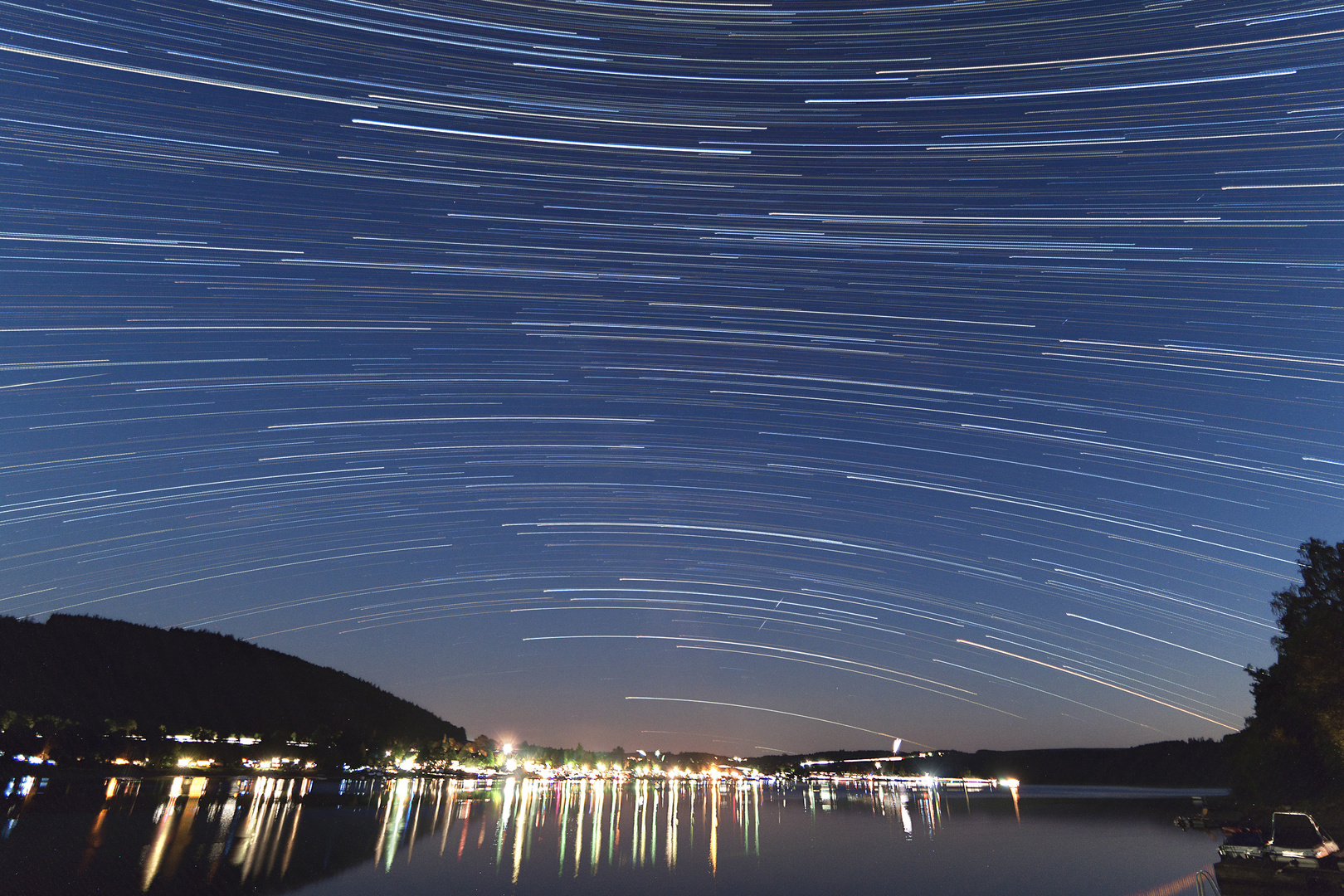 Startrails über der Bleilochtalsperre