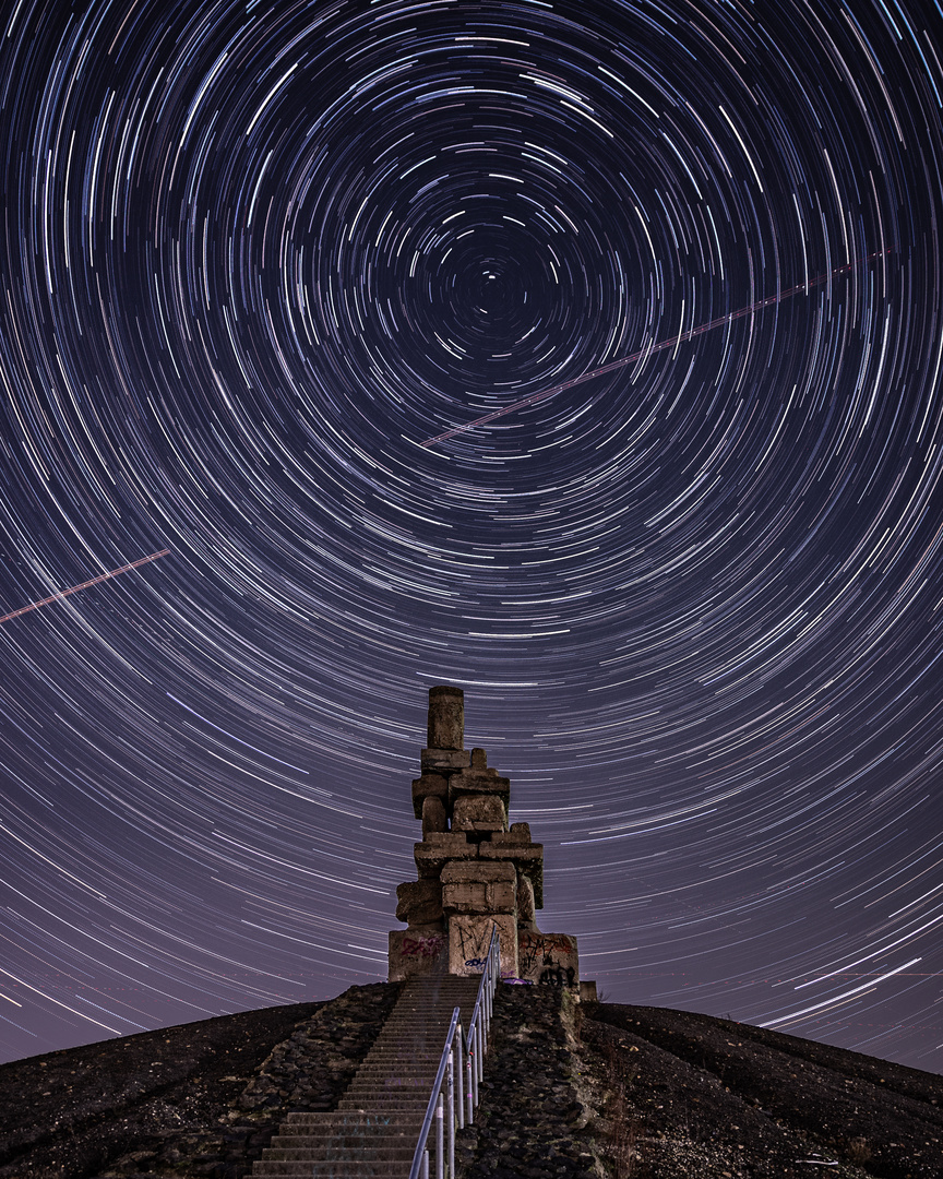 Startrails über der Halde Rheinelbe