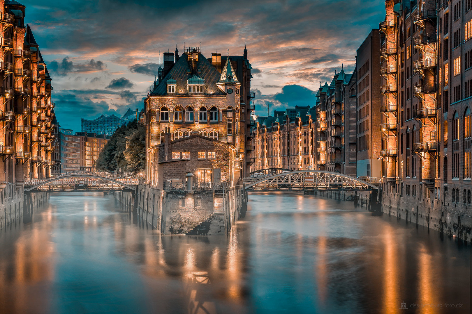 Startseite 13.12.2022 - Wasserschloss Hamburg - Speicherstadt