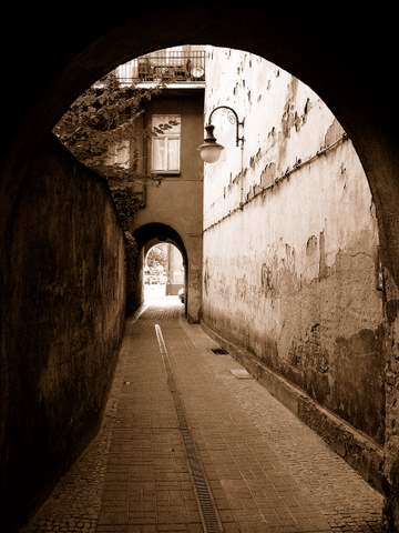 stary zaulek / old backstreet