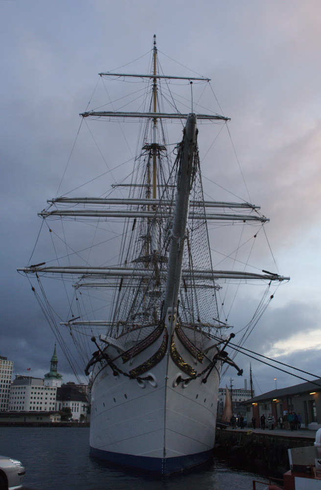 "Statsraaden" at the quay