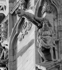 statua