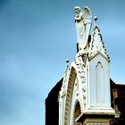 Statua d'Angelo in un cimitero
