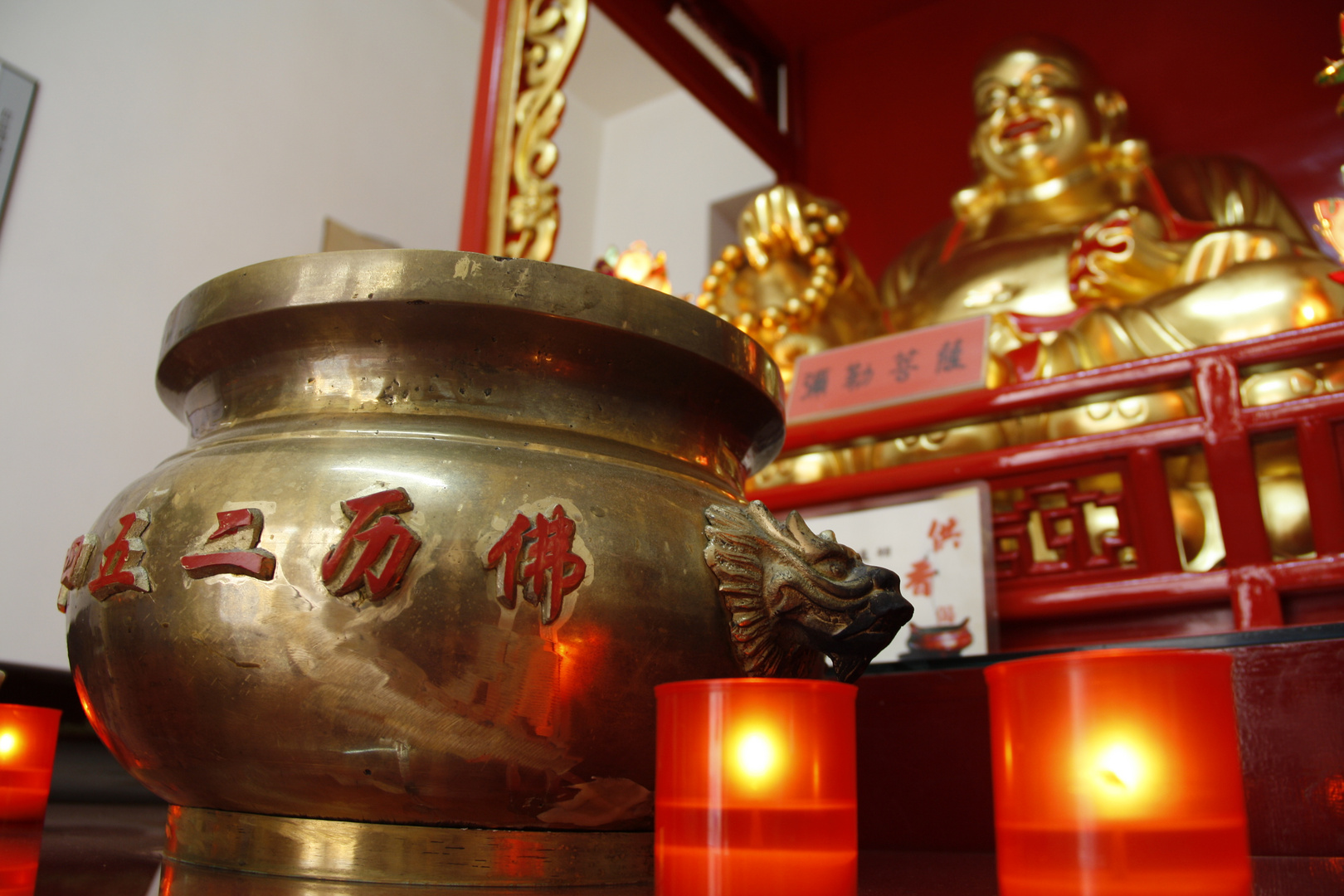 Statua del Buddha in un tempio buddista cinese