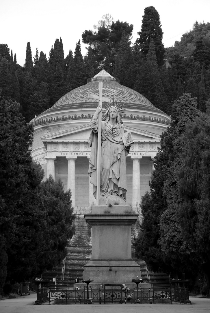  Statua della Fede e Pantheon