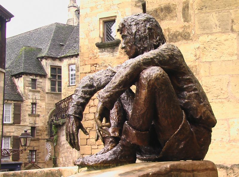 Statue à Sarlat (24)