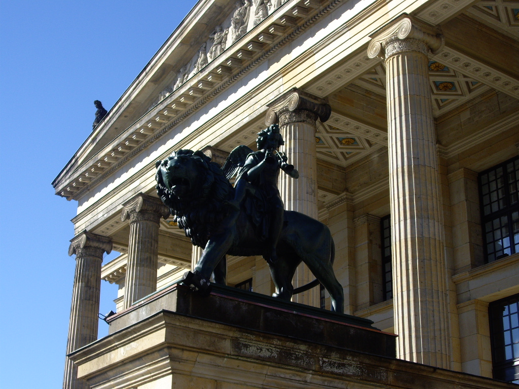 Statue am Gendarmenmarkt