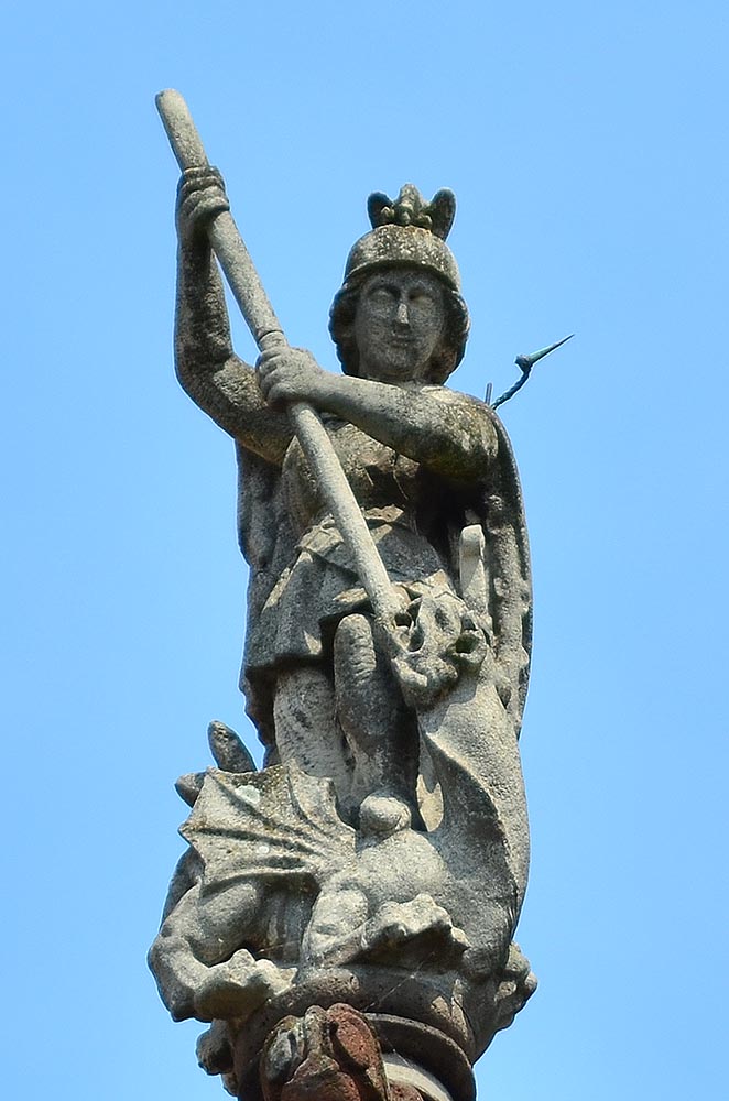 Statue am Limburger Dom