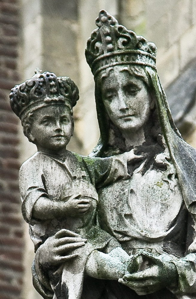 Statue an der "Große Kirche" in Sittard (NL)