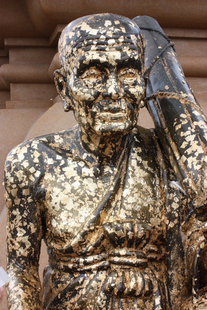 Statue at Wat Huai Mongkol