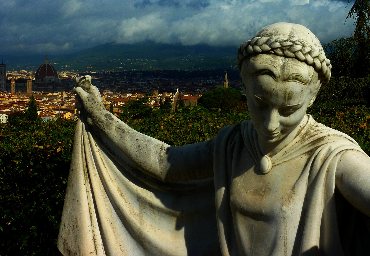 Statue auf dem Cimitero delle Porte Sante - Florenz / Firenze