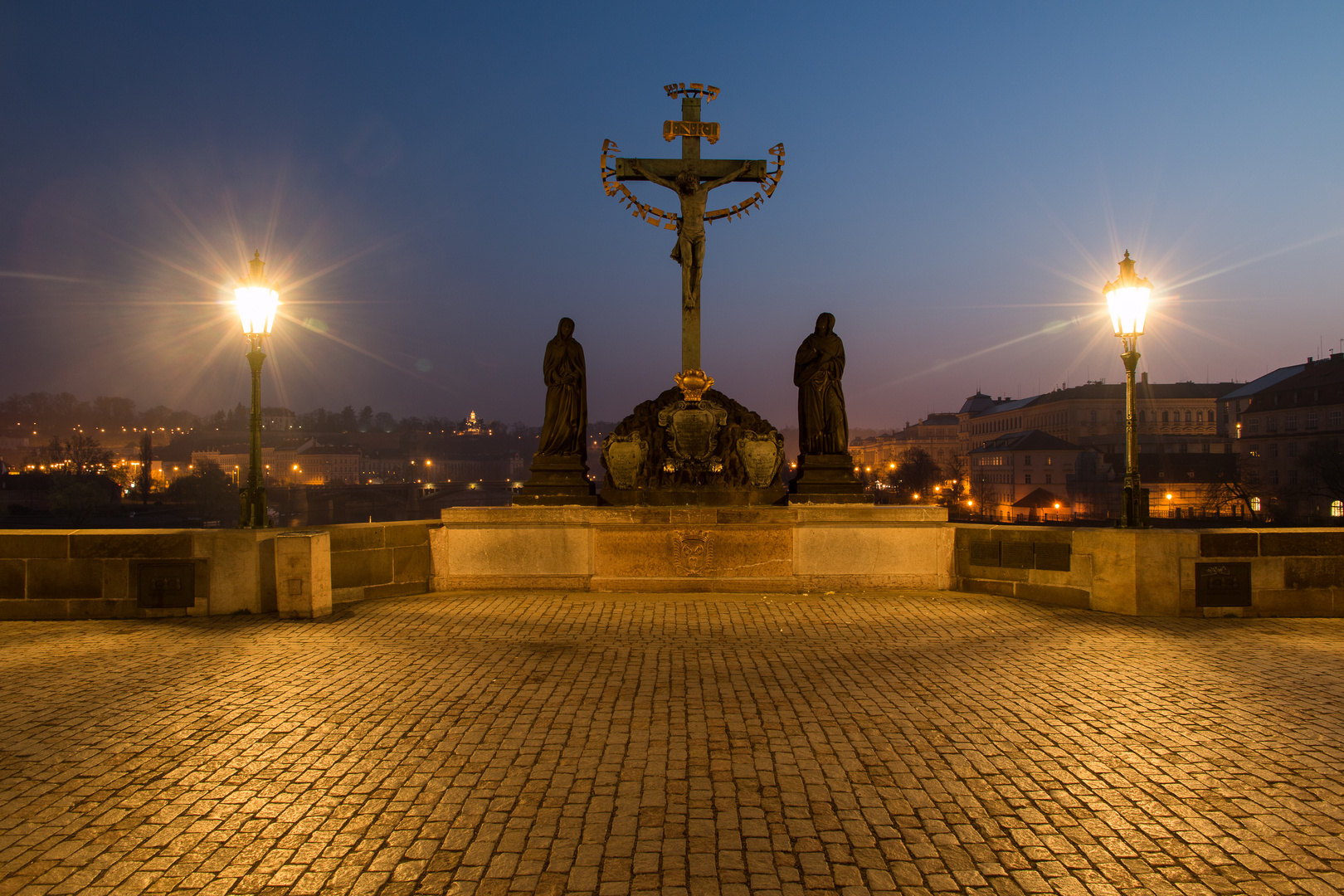 Statue auf der Karlsbrücke in Prag