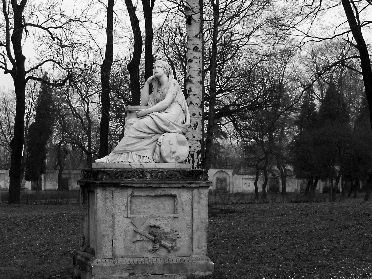 Statue auf einem Friedhof