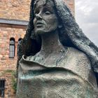 Statue der Hildegard von Bingen