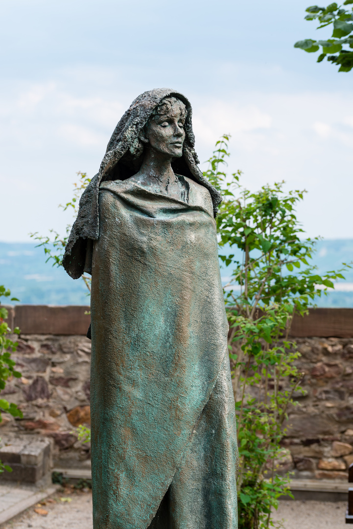 Statue der Hl. Hildegard 83