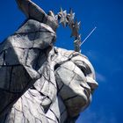 Statue der Virgen de Quito