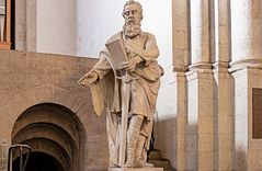  Statue des Apostels Paulus in der Kölner Kirche St. Aposteln)