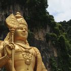 Statue des Gottes Murugan vor den Batu-Höhlen in Malaysia