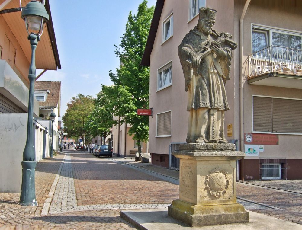 Statue des Heiligen Johannes Nepomuk in Neuenburg am Rhein