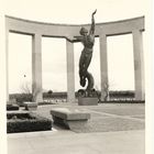 Statue du cimetière américain de Colleville-sur-mer (Calvados)