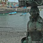 Statue einer Fischerin im Hafen von Puerto de la Cruz