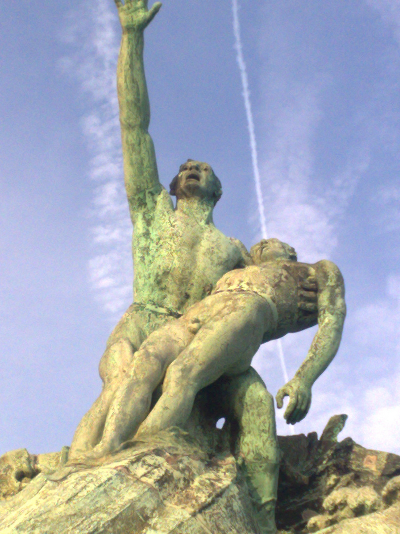 STATUE EN L'HONNEUR DES MARINS VICTIMES DE LA MER