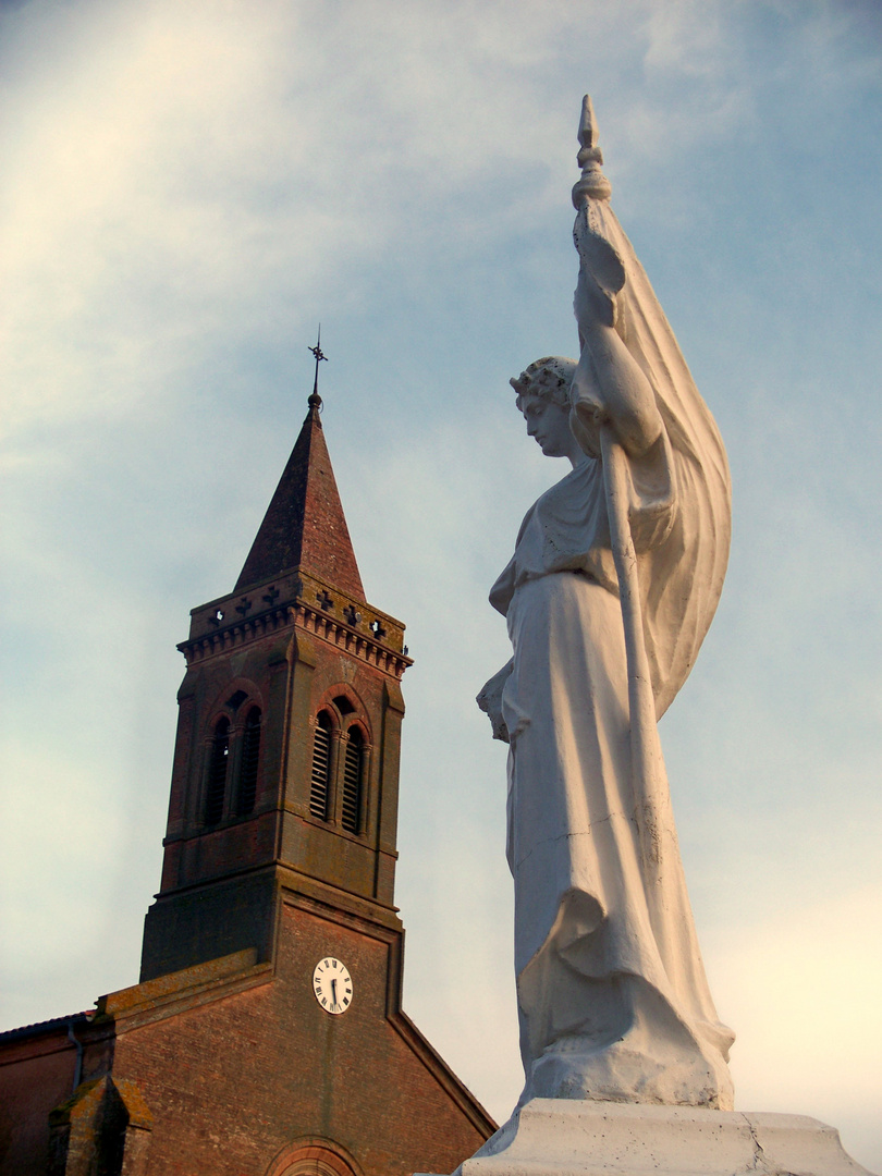 Statue et Eglise