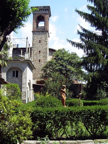 Statue im Garten von Altbergamo