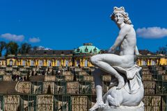 Statue im Lustgarten Sanssouci