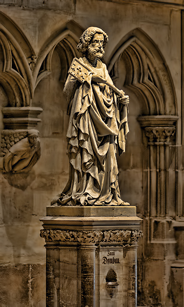 Statue im Regensburger Dom