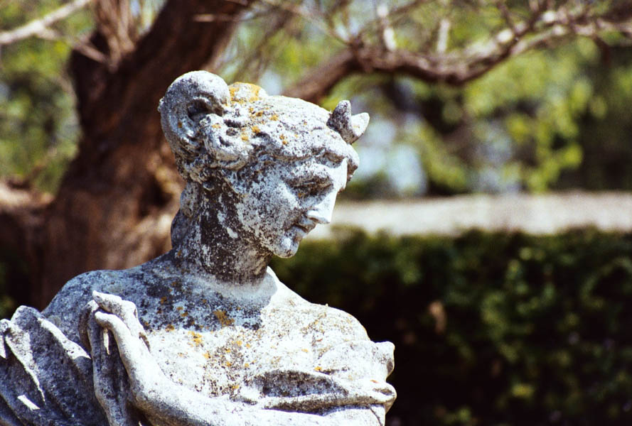 Statue in einem Park
