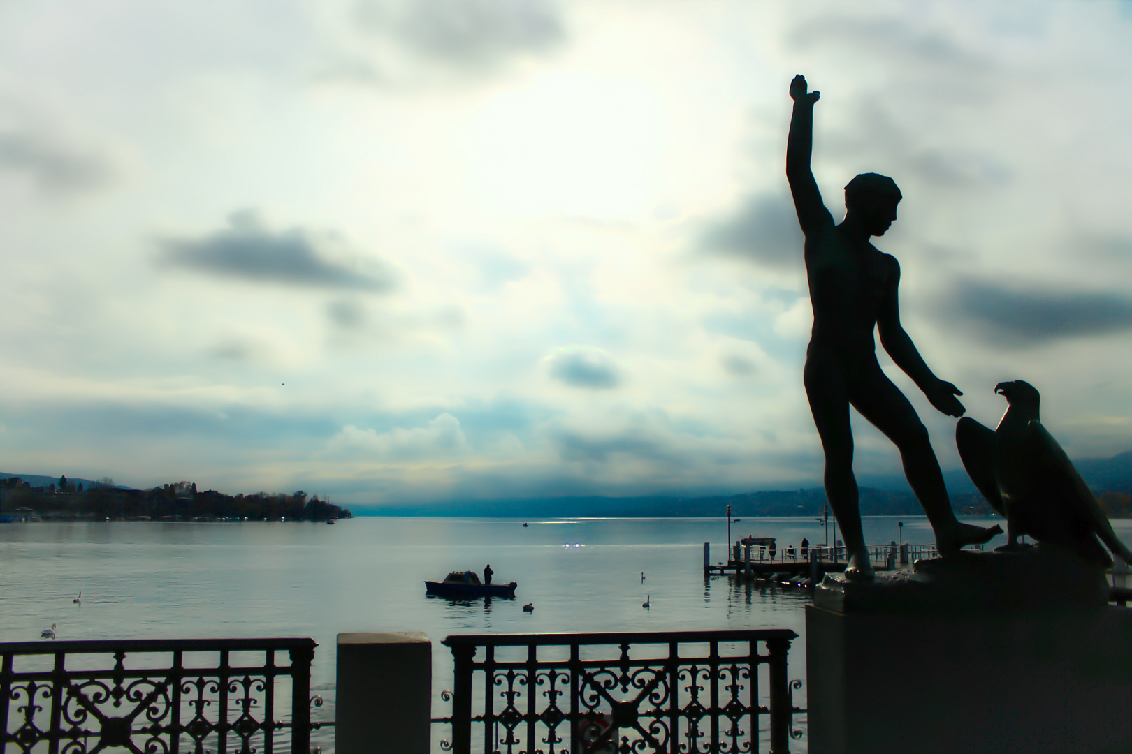 Statue in Zürich am Zürich see