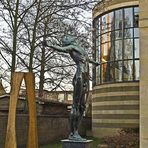 Statue « La jeunesse » par Kathleen Scott à l’entrée du Musée Polaire, Cambridge