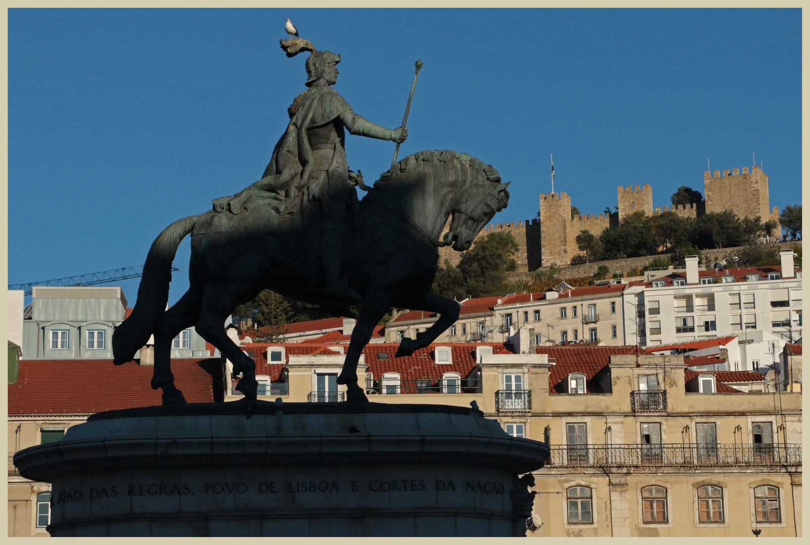 statue of joao 1