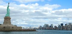 Statue of Liberty & Manhattan Skyline