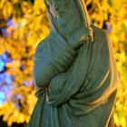 Statue vor dem Baum des Kolumbus in Cadiz