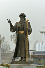 Statue vor dem Palast