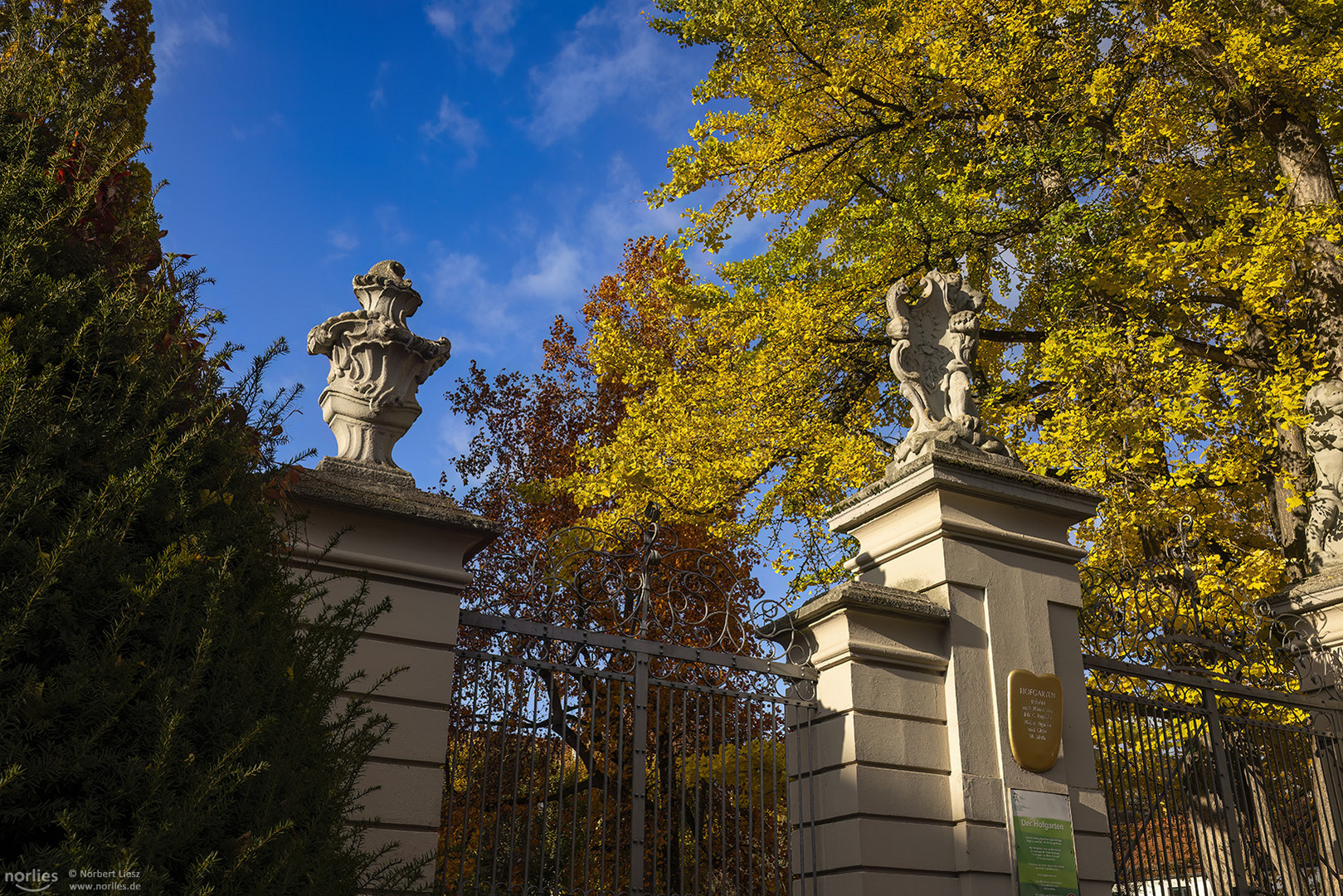 Statuen am Hofgarten Eingang