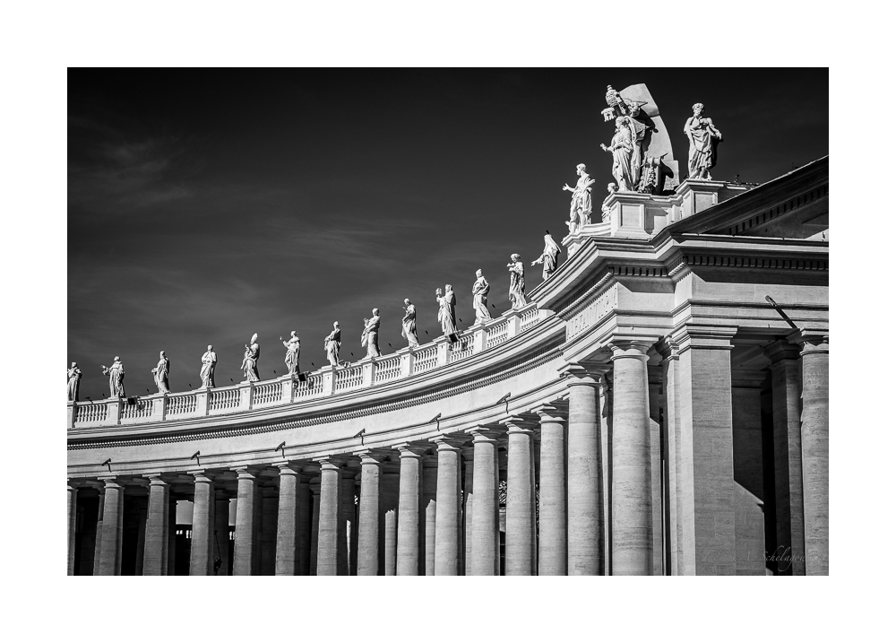 Statuen am Petersplatz