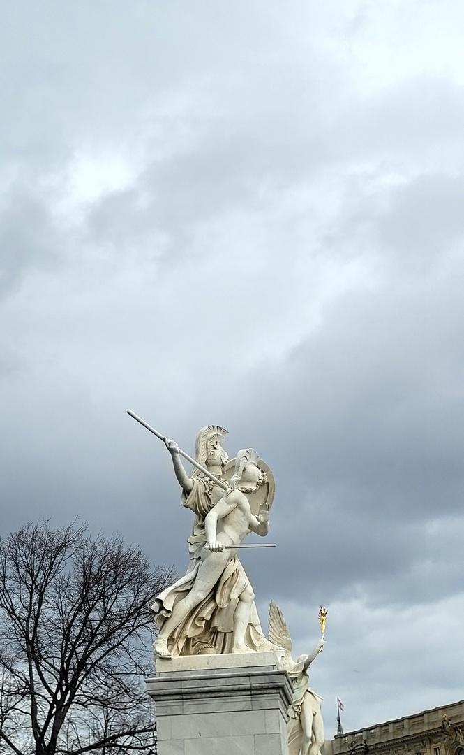 Statuen der Siegesgöttinnen auf der Schlossbrücke Berlin.