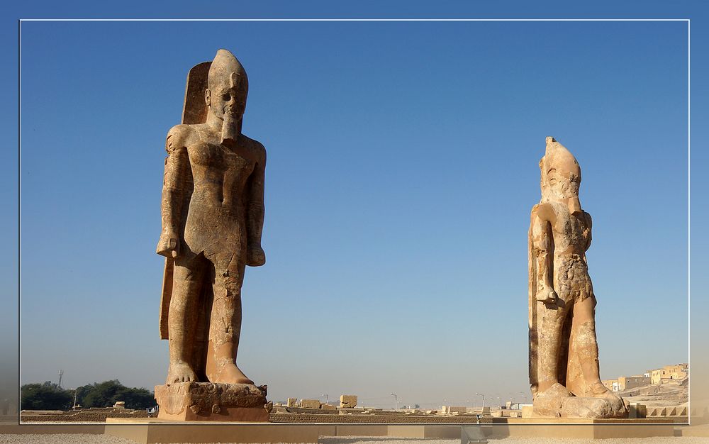 Statuen des Amenhetep III