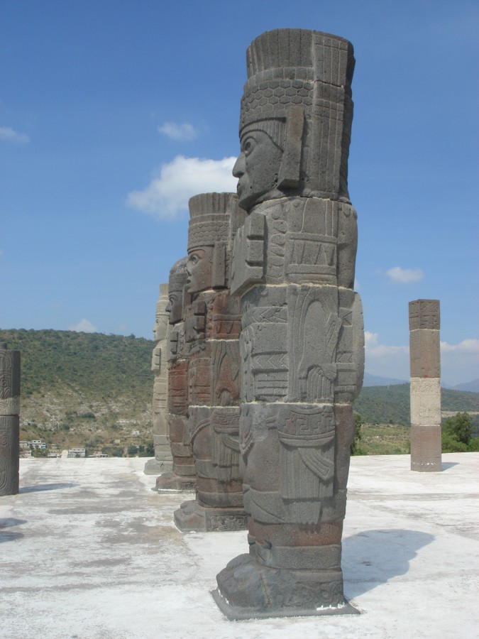 Statuen in Tula