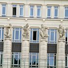 Statuen vor dem Palastgebäude in Luxemburg Stadt