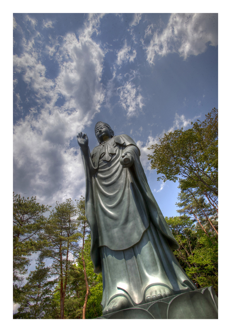 Statues of goddess of mercy