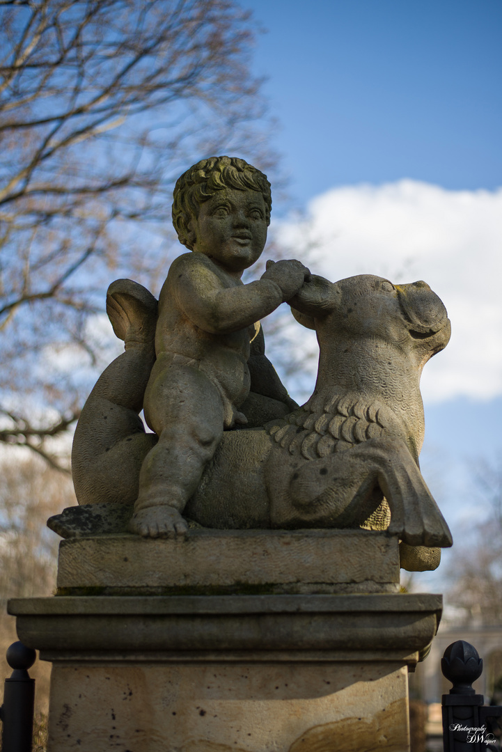 Statur am Märchenbrunnen