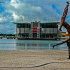 Statur vor dem Oceanario de Lisboa