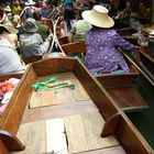 - STAU - Floating Market