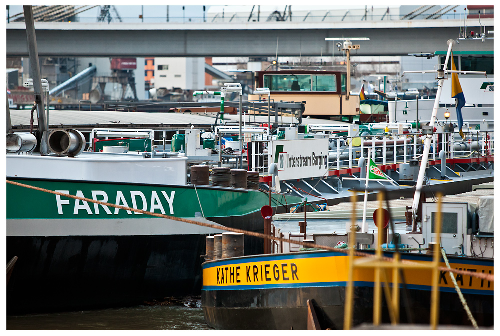 Stau im Hafen MA 2