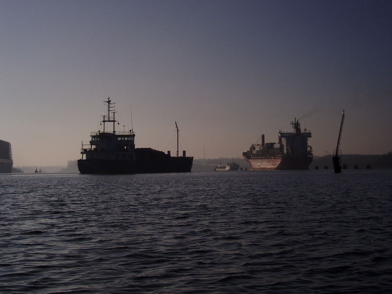 Stau im Nord-Ostsee-Kanal